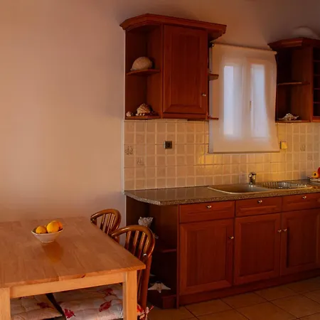 Sunset Breeze And 公寓 *