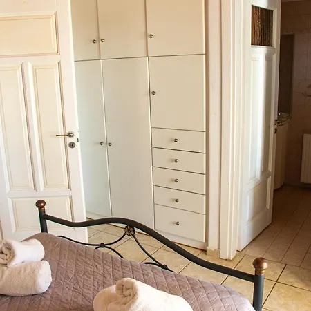 Sunset Breeze And Apartamento Tourlos