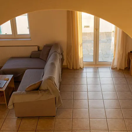 Sunset Breeze Villa&apartments Tourlos